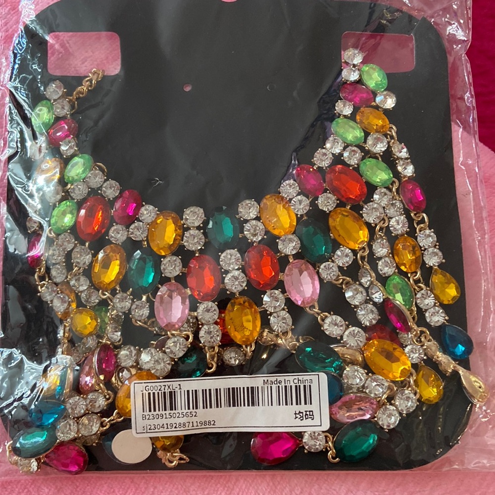 Rhinestone statement necklace NWT